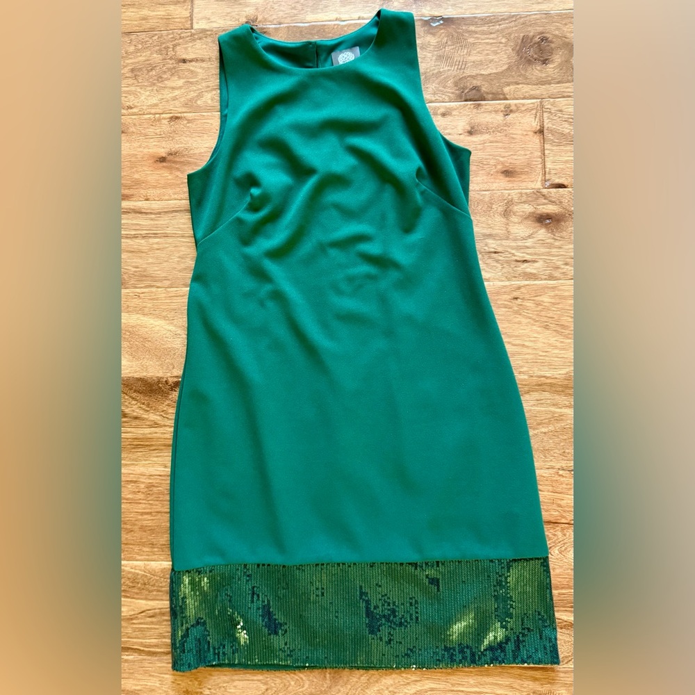 Elegant Green Sleeveless Dress